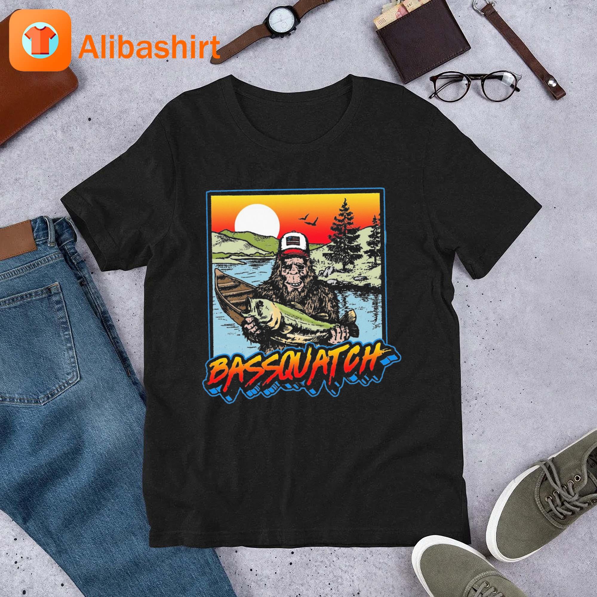 Bassquatch Fishing Sasquatch Retro 80s Fisherman Shirt