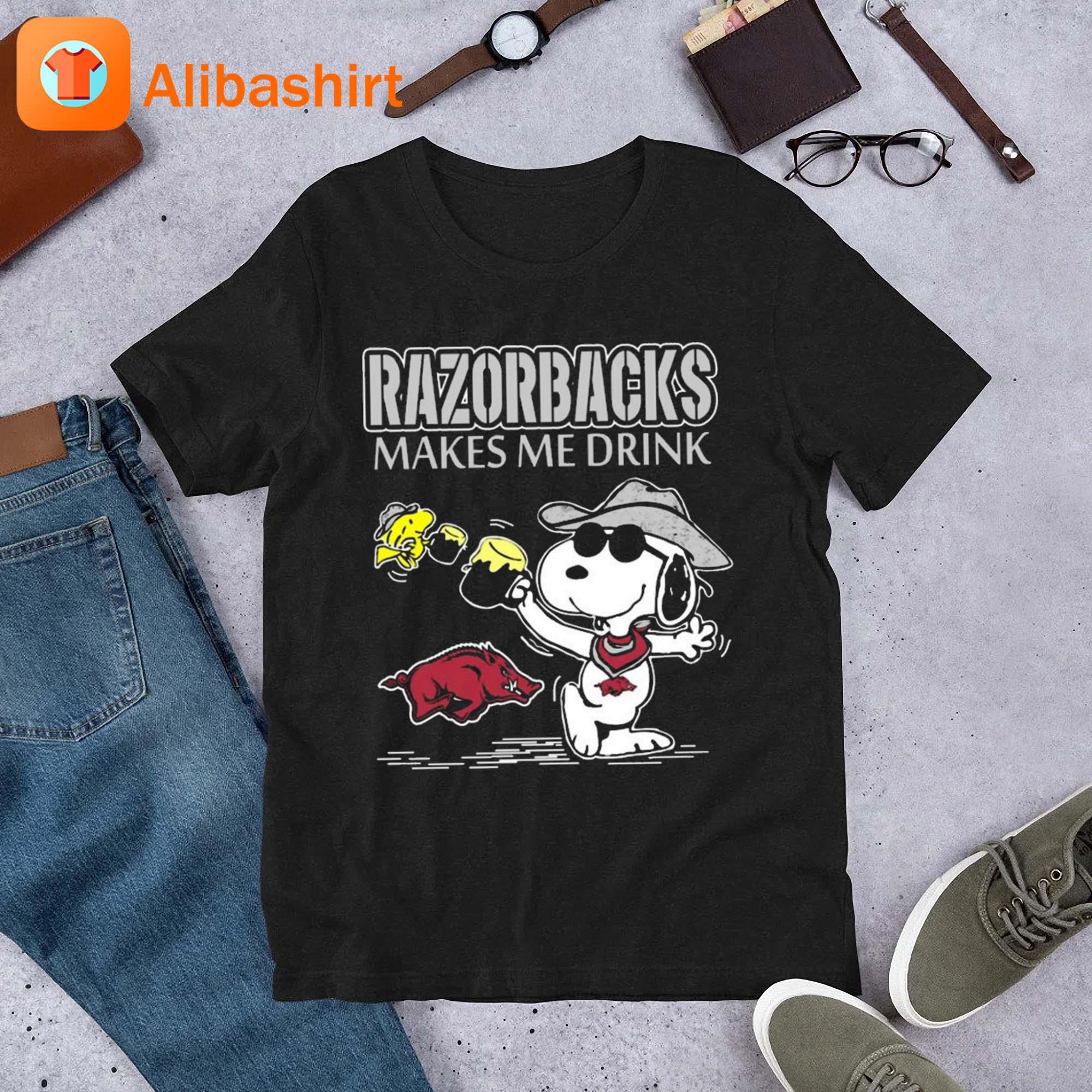 Snoopy And Woodstock Arkansas Razorbacks Makes Me Drinks Shirt