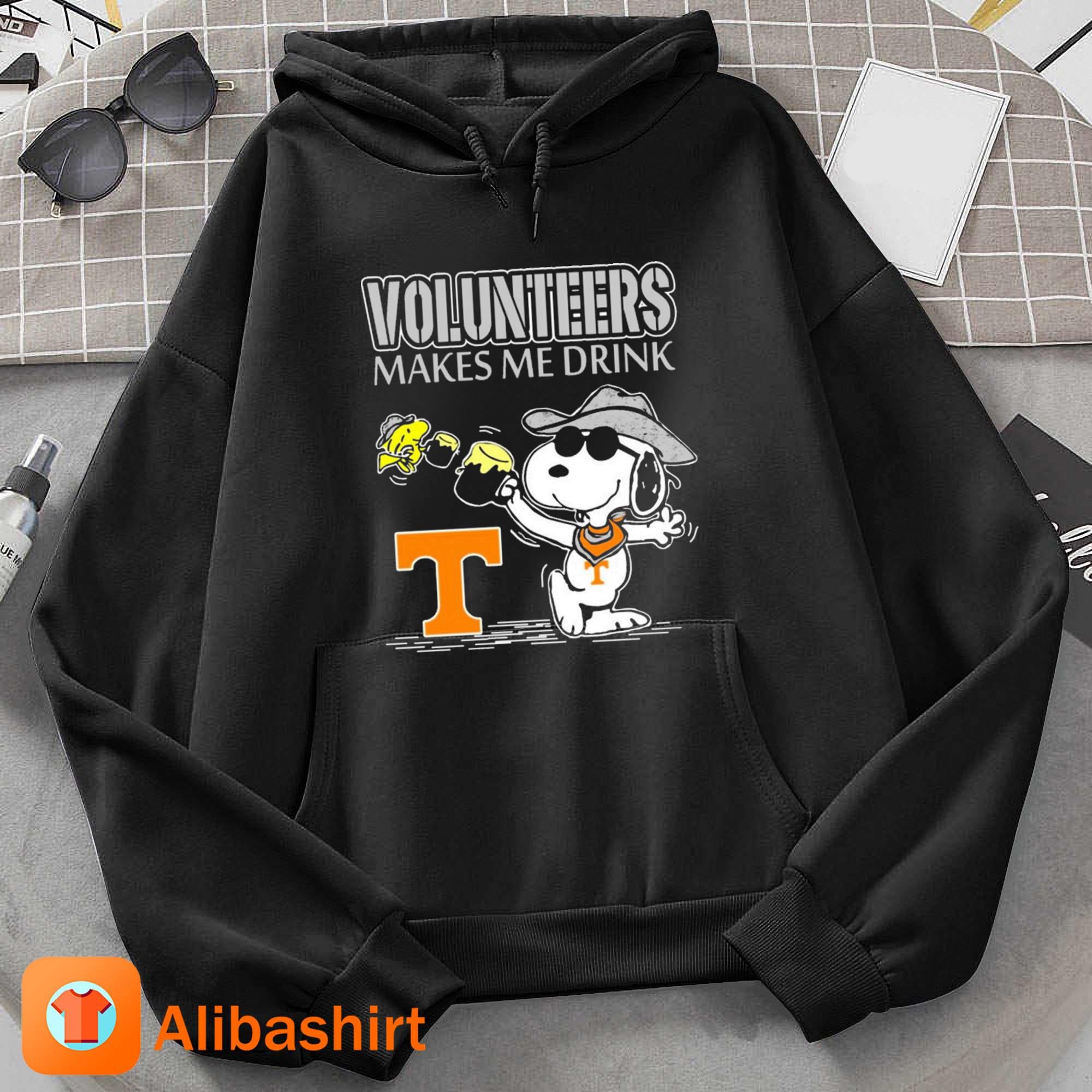 Snoopy And Woodstock Tennessee Volunteers Makes Me Drinks Shirt Hoodie